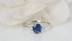 Bague en platine saphir de Ceylan et diamants