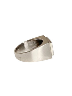 Signet ring in 18k white gold and diamonds