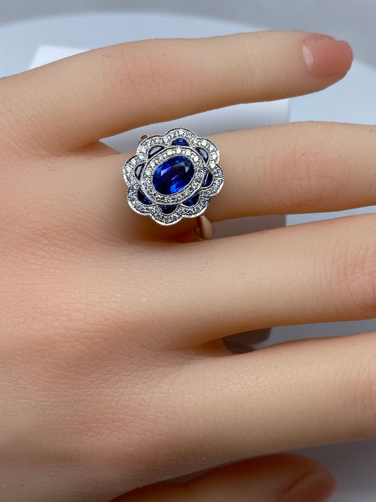 18k gold sapphire and diamond daisy ring