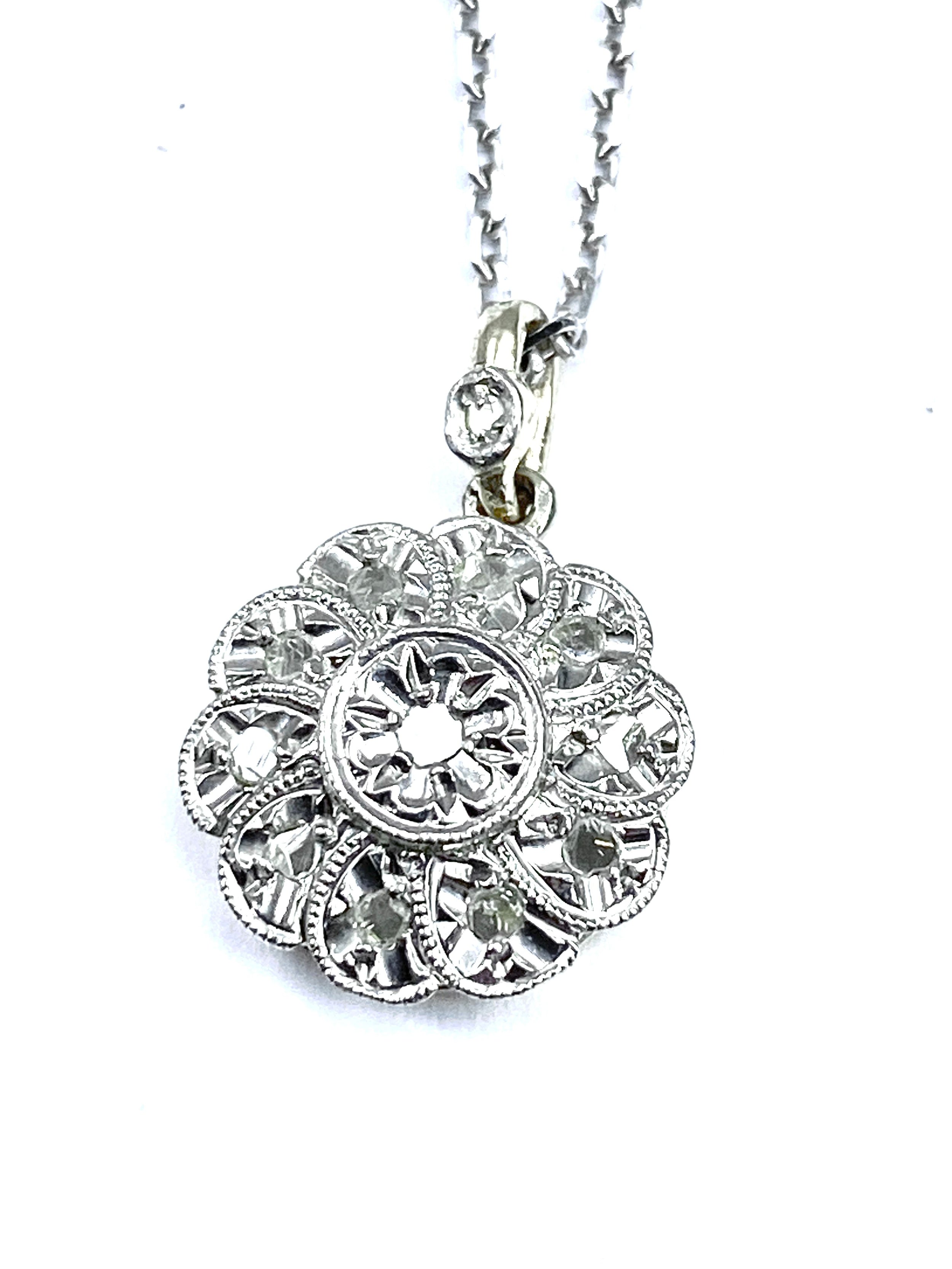 18-carat gold chain pendant: rose-cut diamond flower