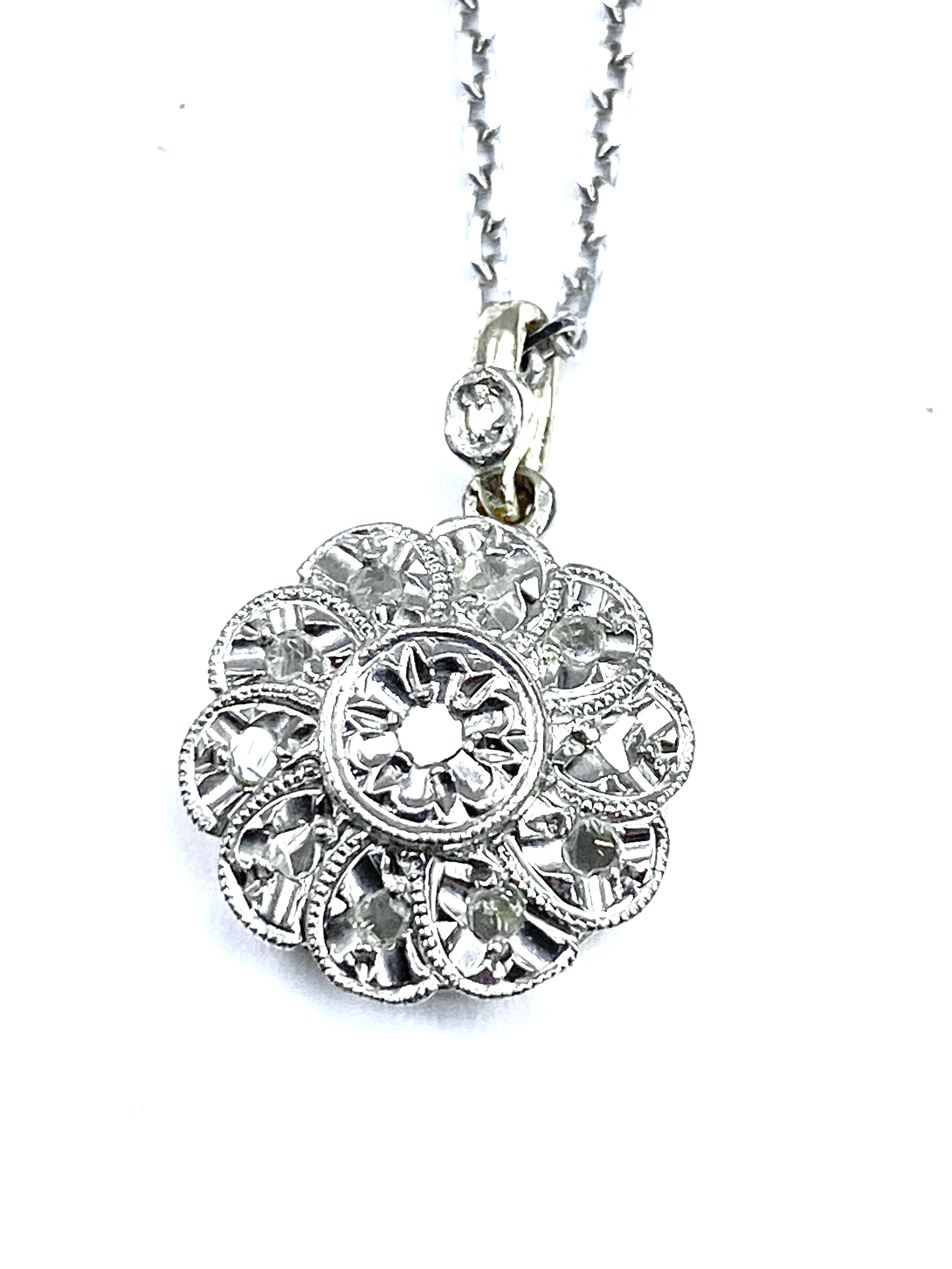 18-carat gold chain pendant: rose-cut diamond flower