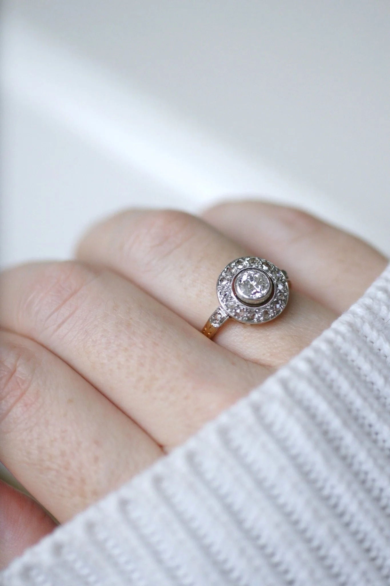 Round diamond target ring