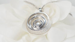 Chopard Happy Spirit necklace in white gold and diamond