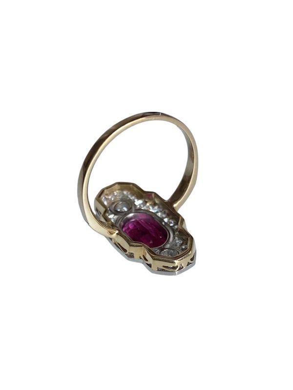 Bague style Art Déco, en or jaune 18k et platine