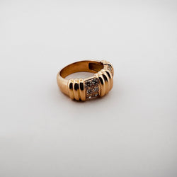 Bague Bandeau à godrons en or jaune et diamants