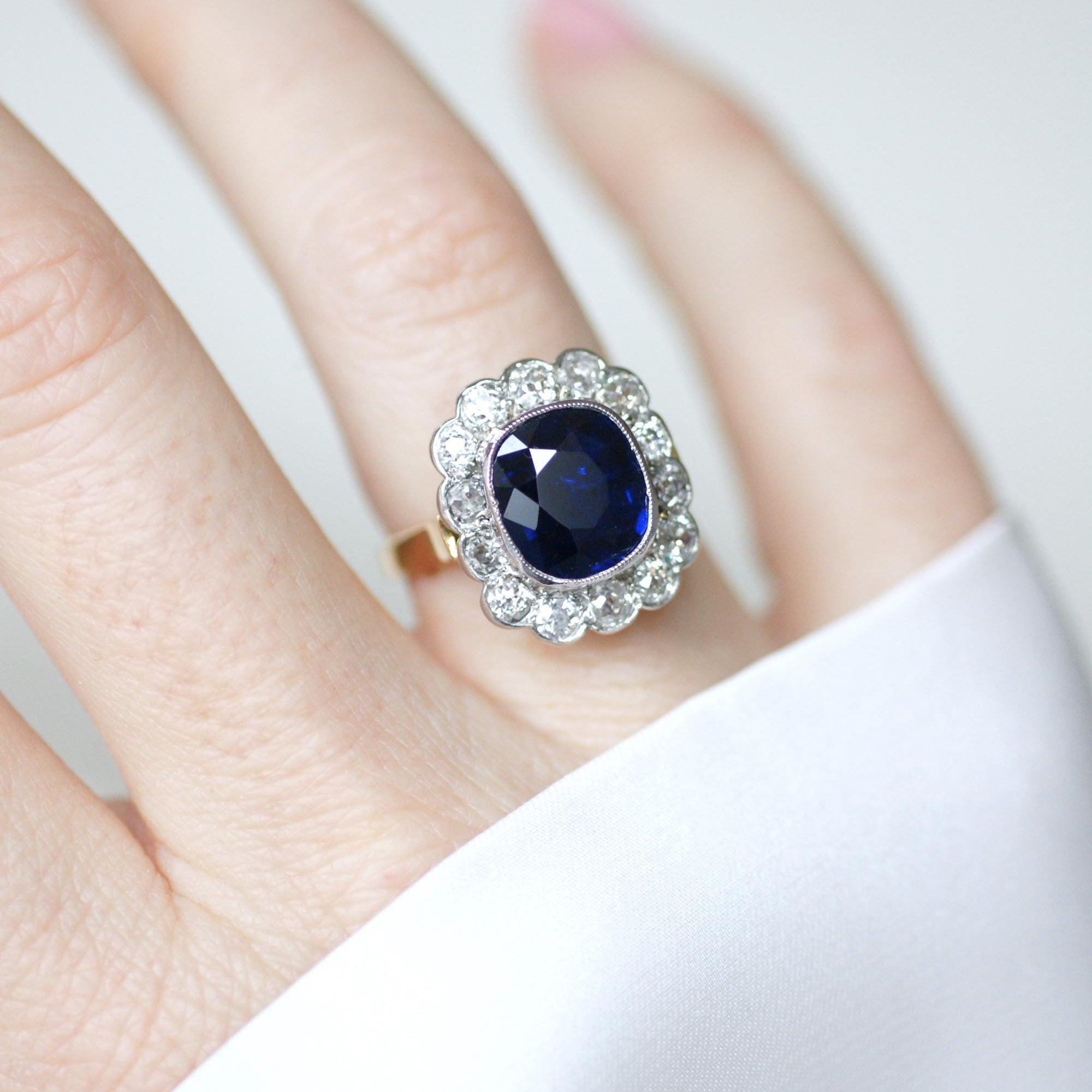 Bague Pompadour Art Déco en or rose et platine avec saphir et diamants