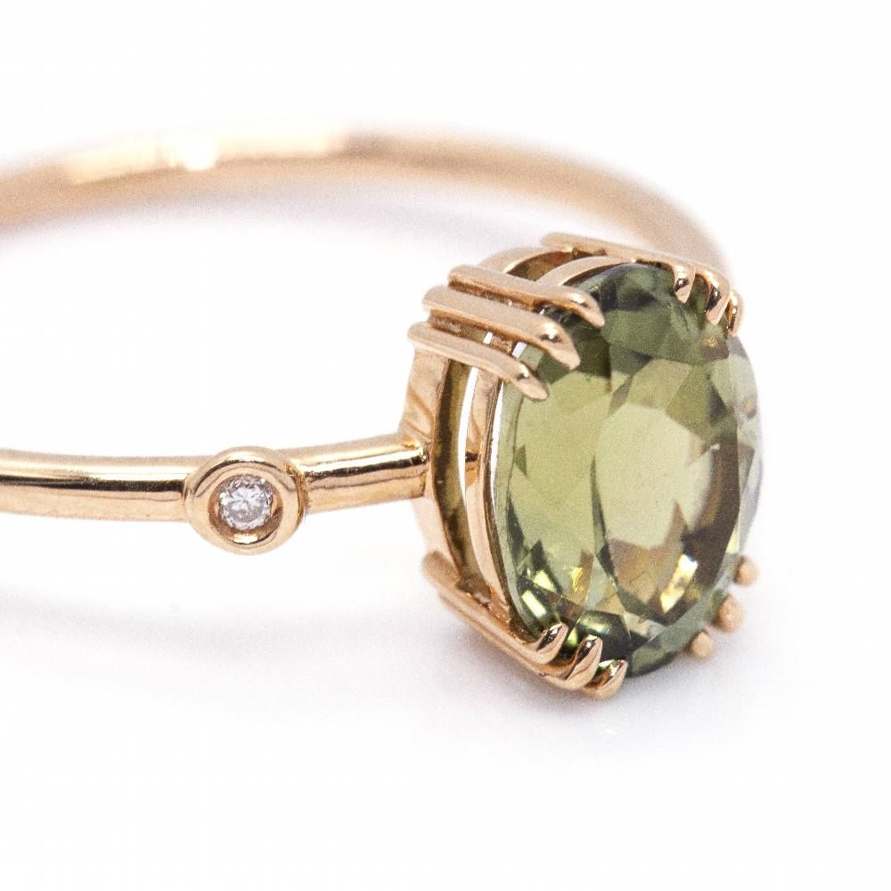 Ring green in yellow gold, tourmaline and diamond