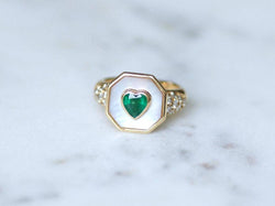 Bague coeur en or jaune et émeraude