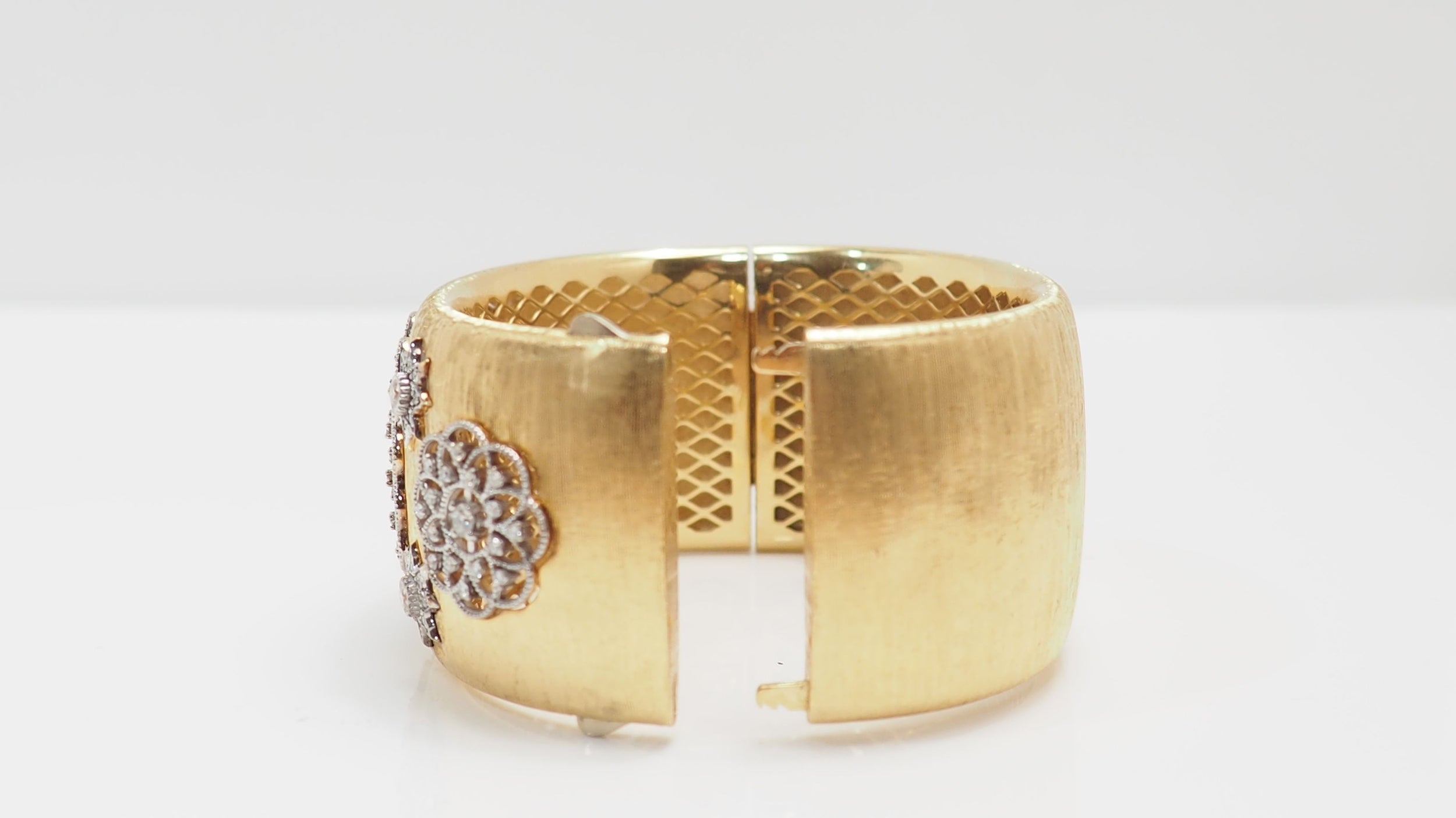 Bracelet manchette or bicolore et diamants