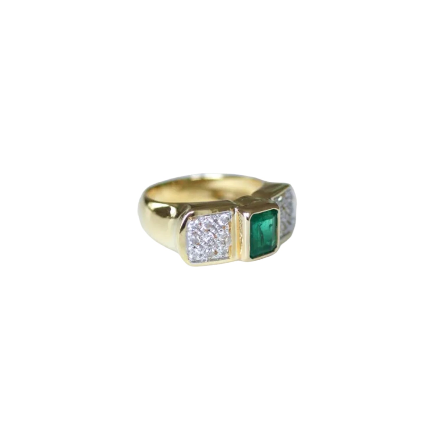 Ring Vintage Emerald and diamonds on Yellow Gold