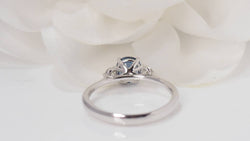 Bague en platine saphir de Ceylan et diamants