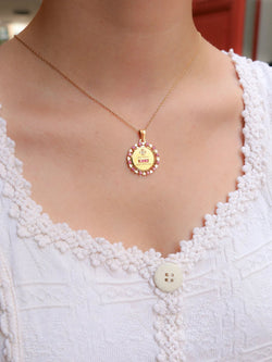 Médaille Amour AUGIS entourage coeur rubis Plus qu’hier moins que demain diamant rubis