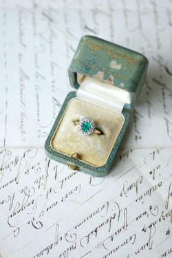 Ring Marguerite Old Colombian Emerald and diamonds