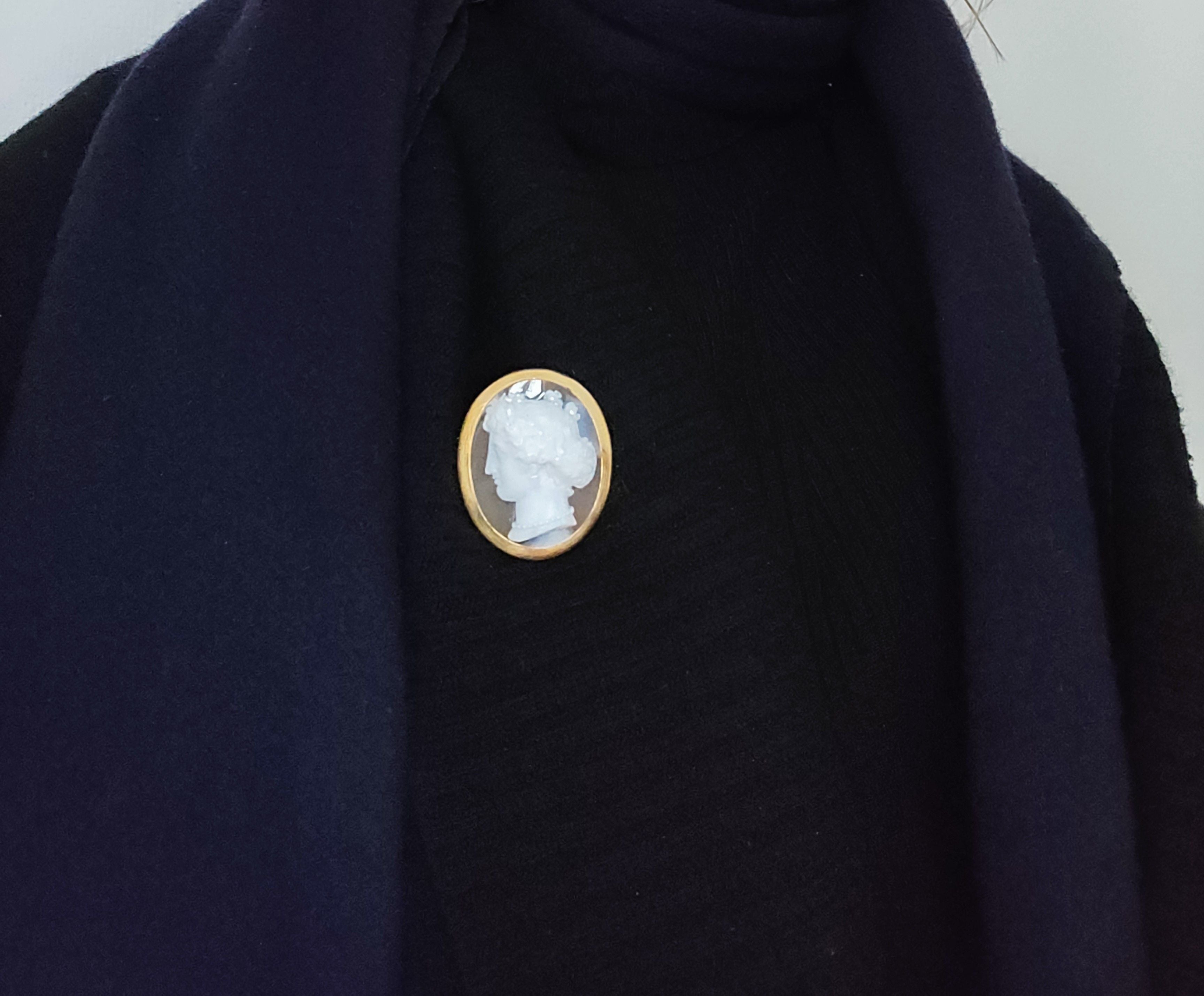 Broche camée sur agate Napoléon III