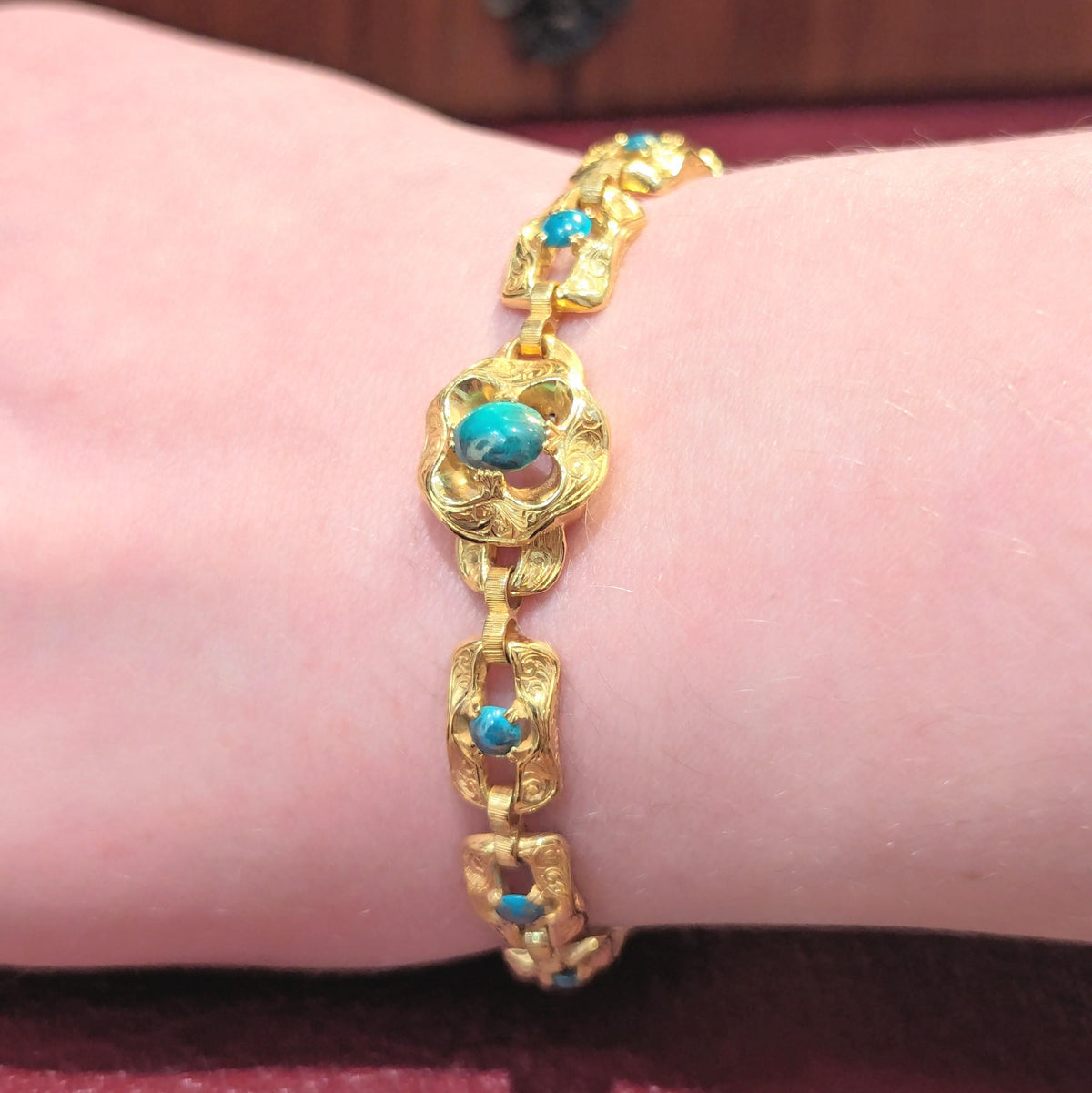 Yellow Gold and Turquoise Bracelet