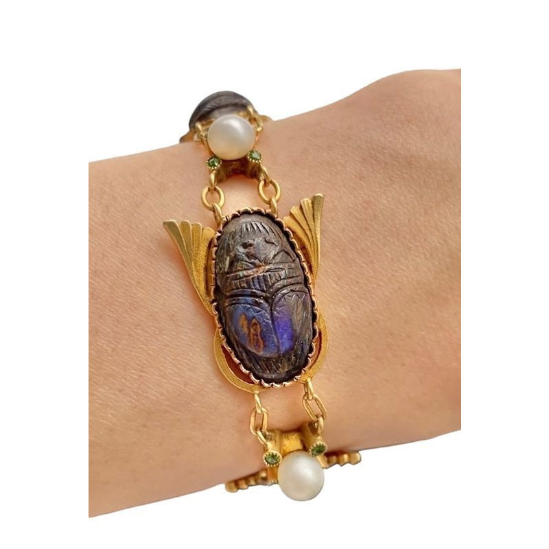 Renouveau égyptien bracelet, en or jaune 18k serti de 6 scarabées