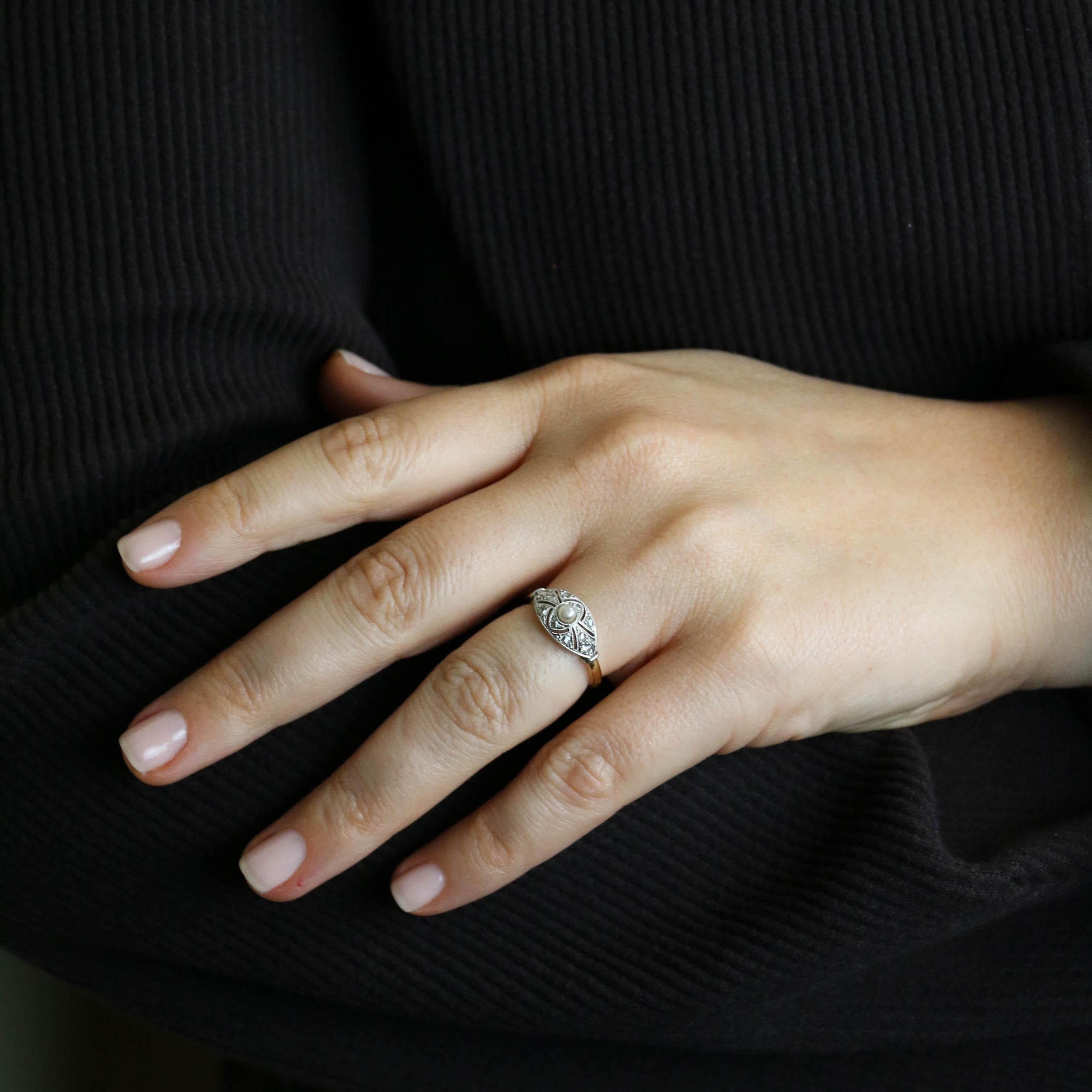 Bague Pavée en or jaune, platine, perle et diamants