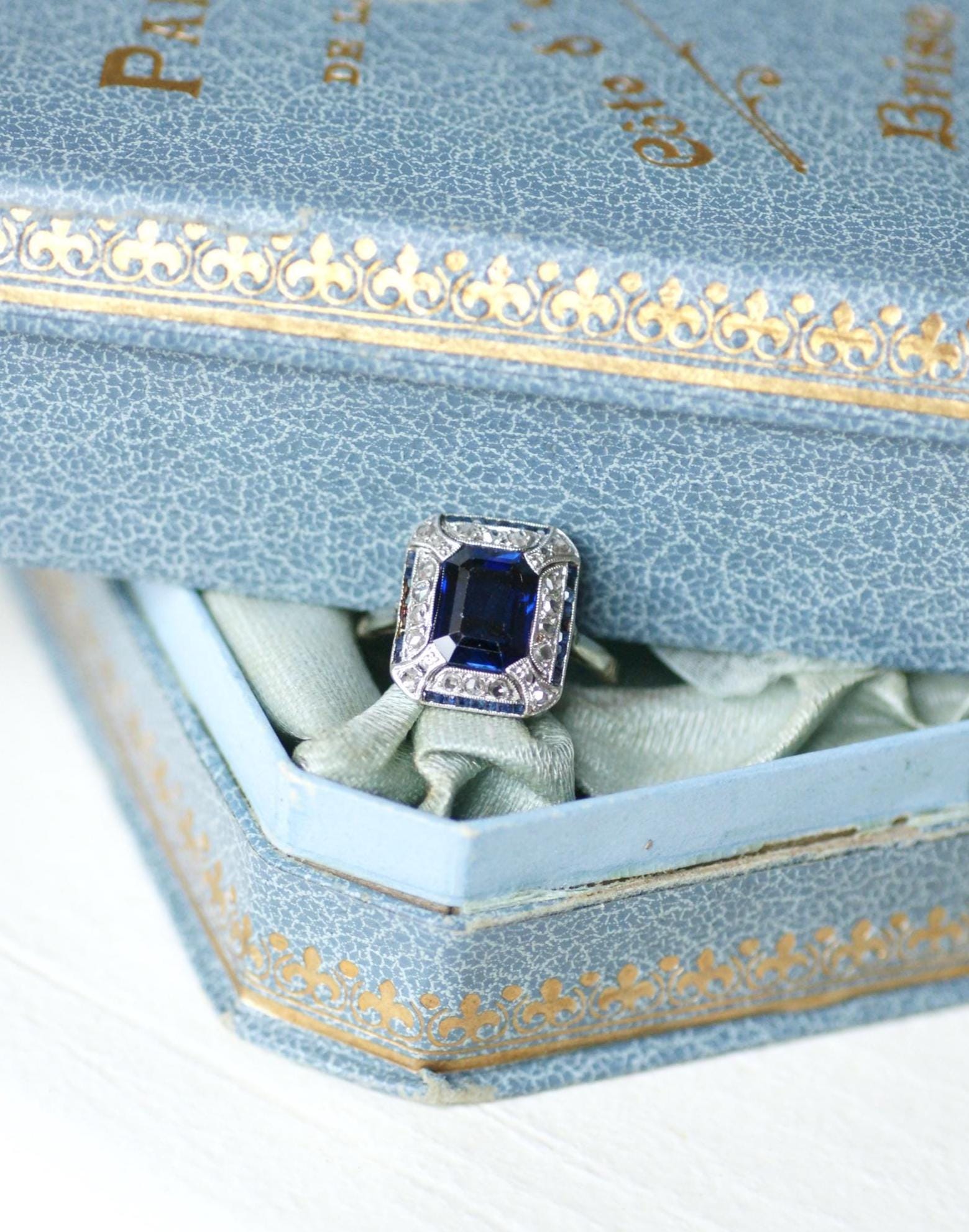 Ring Art Deco Saphir Synthétique Octogonale and diamonds