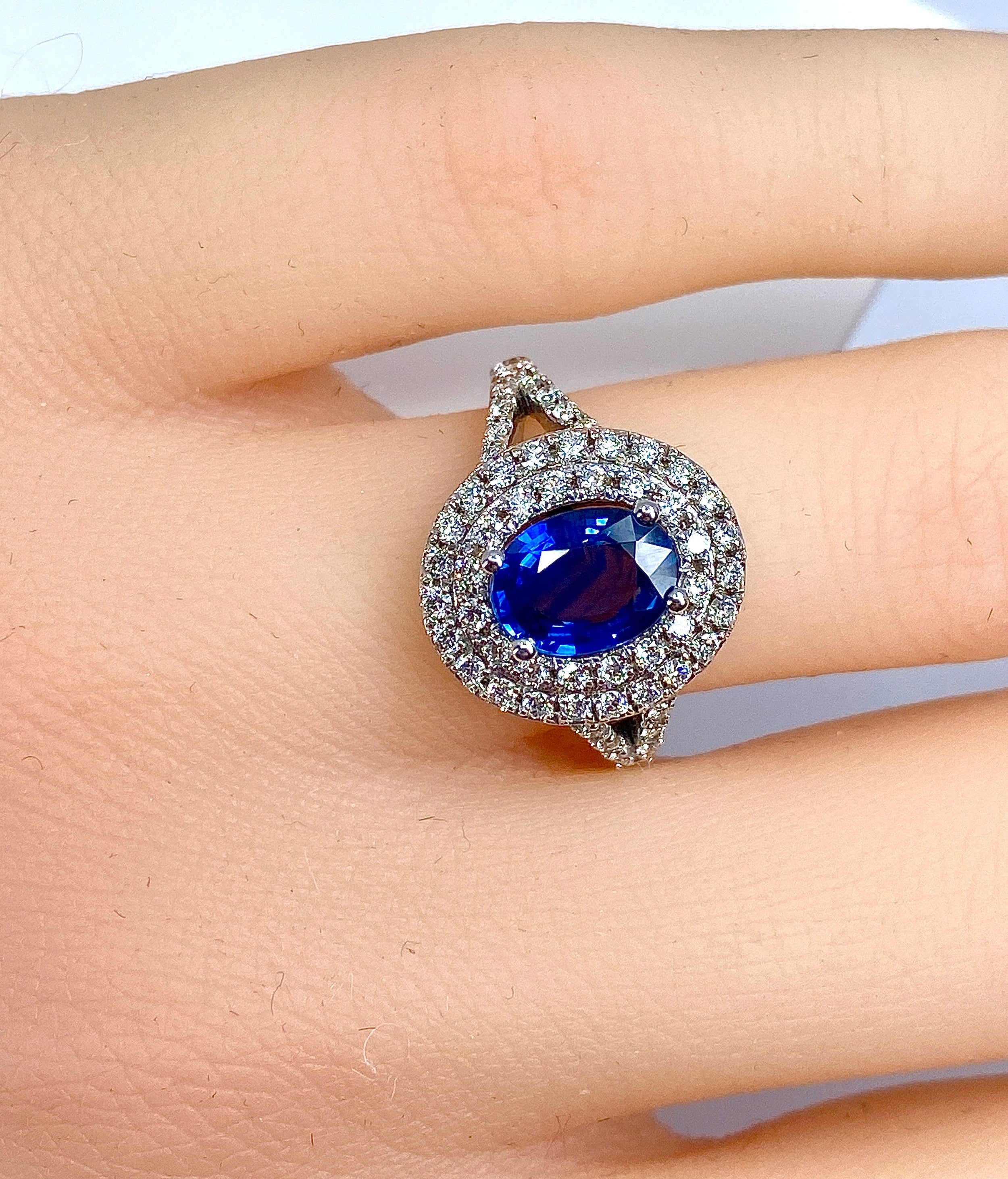 18k white gold sapphire and diamond ring