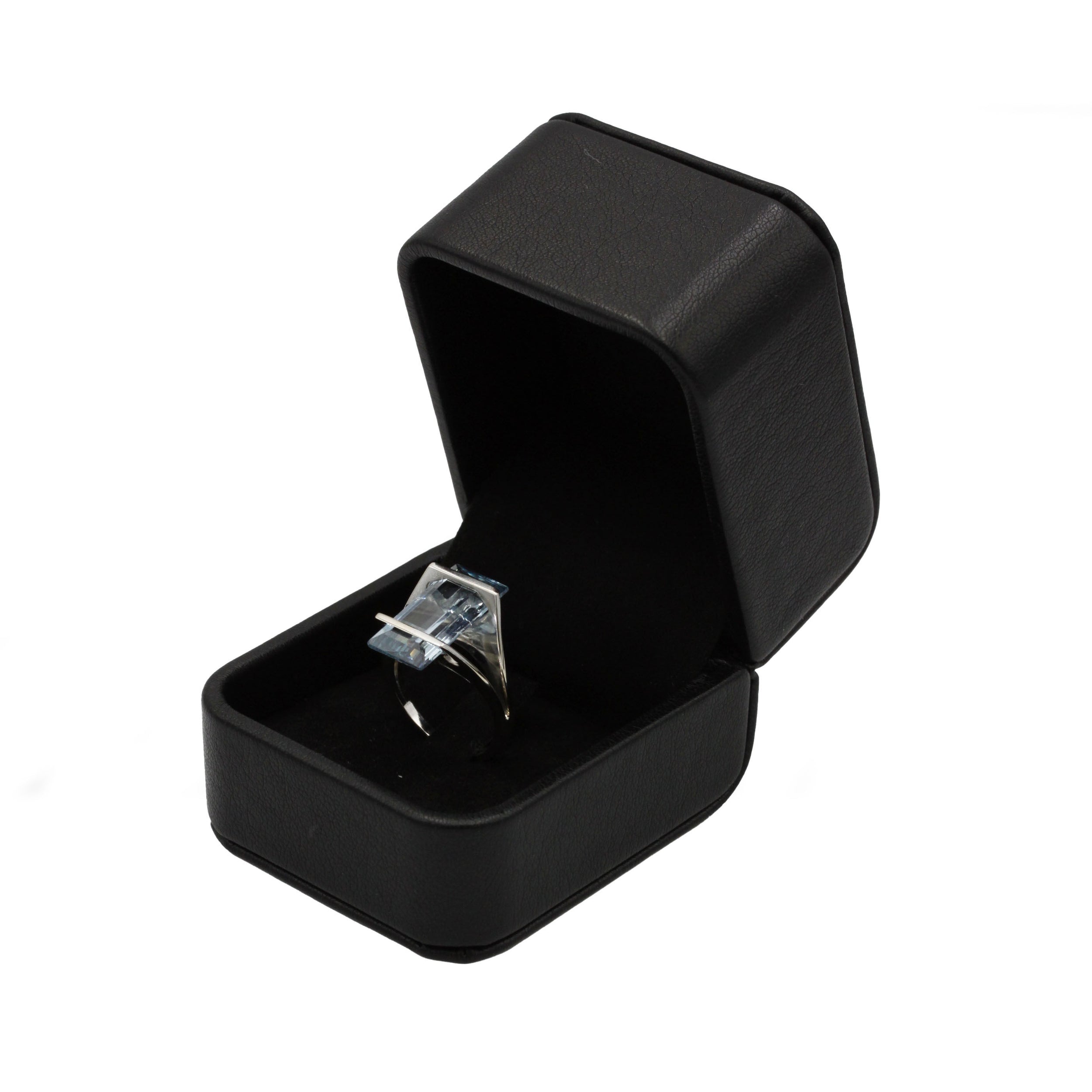 Ring at white gold and aquamarine