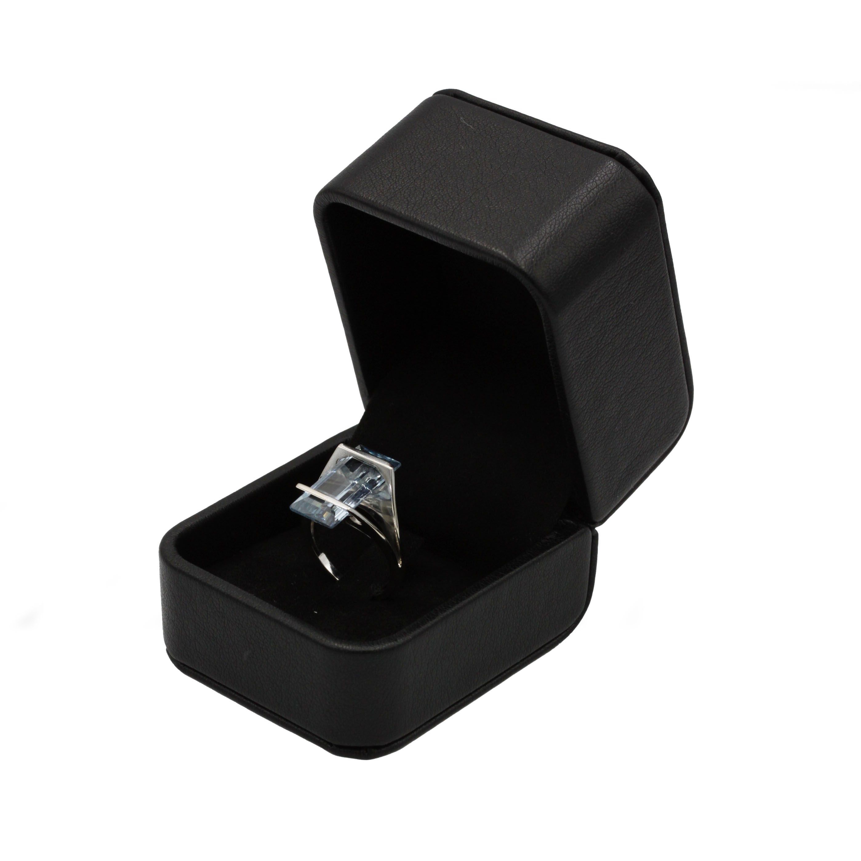 Ring at white gold and aquamarine