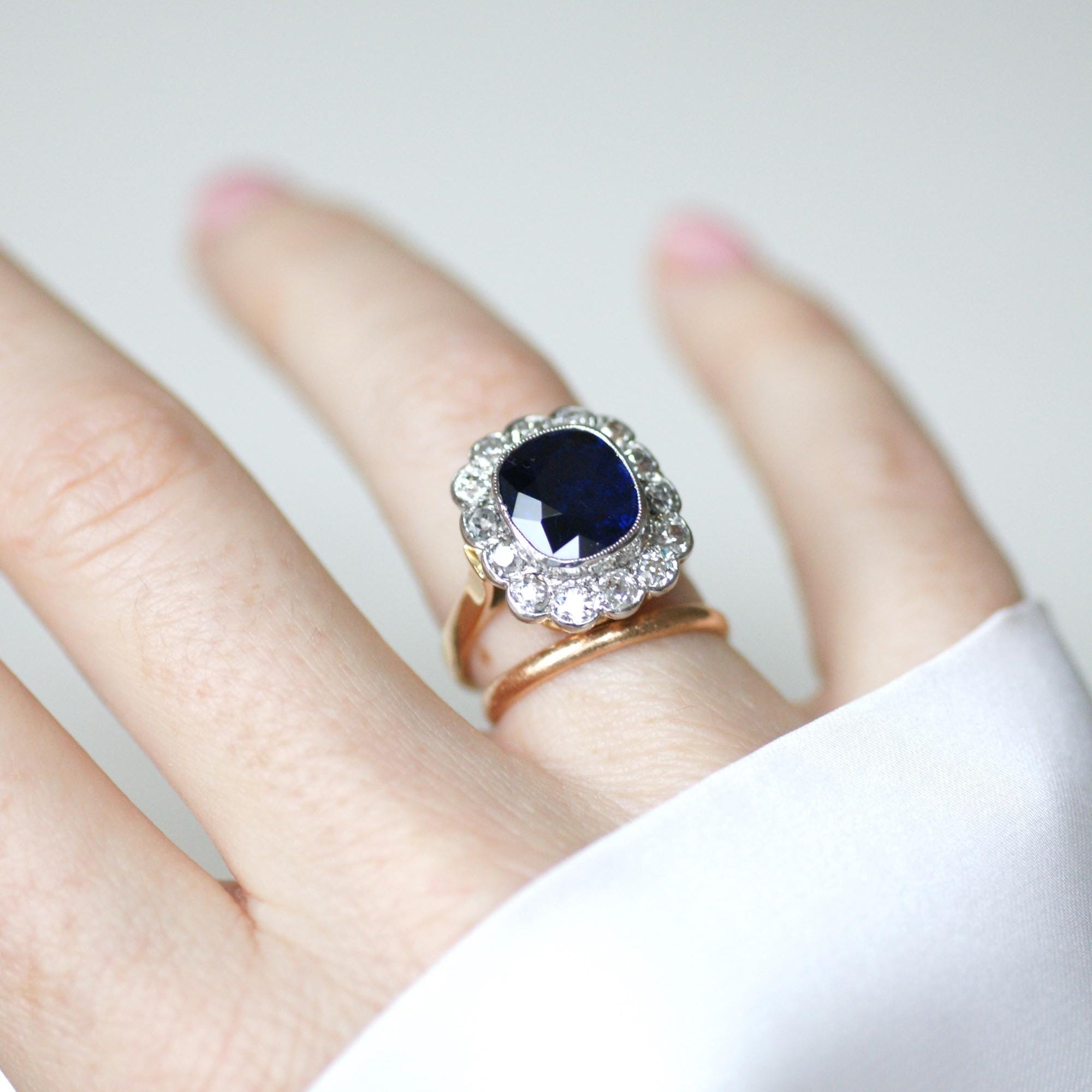 Bague Pompadour Art Déco en or rose et platine avec saphir et diamants