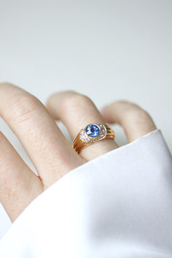 Ring 1.00 Ct Ceylon Sapphire Necklace and diamonds on Yellow Gold