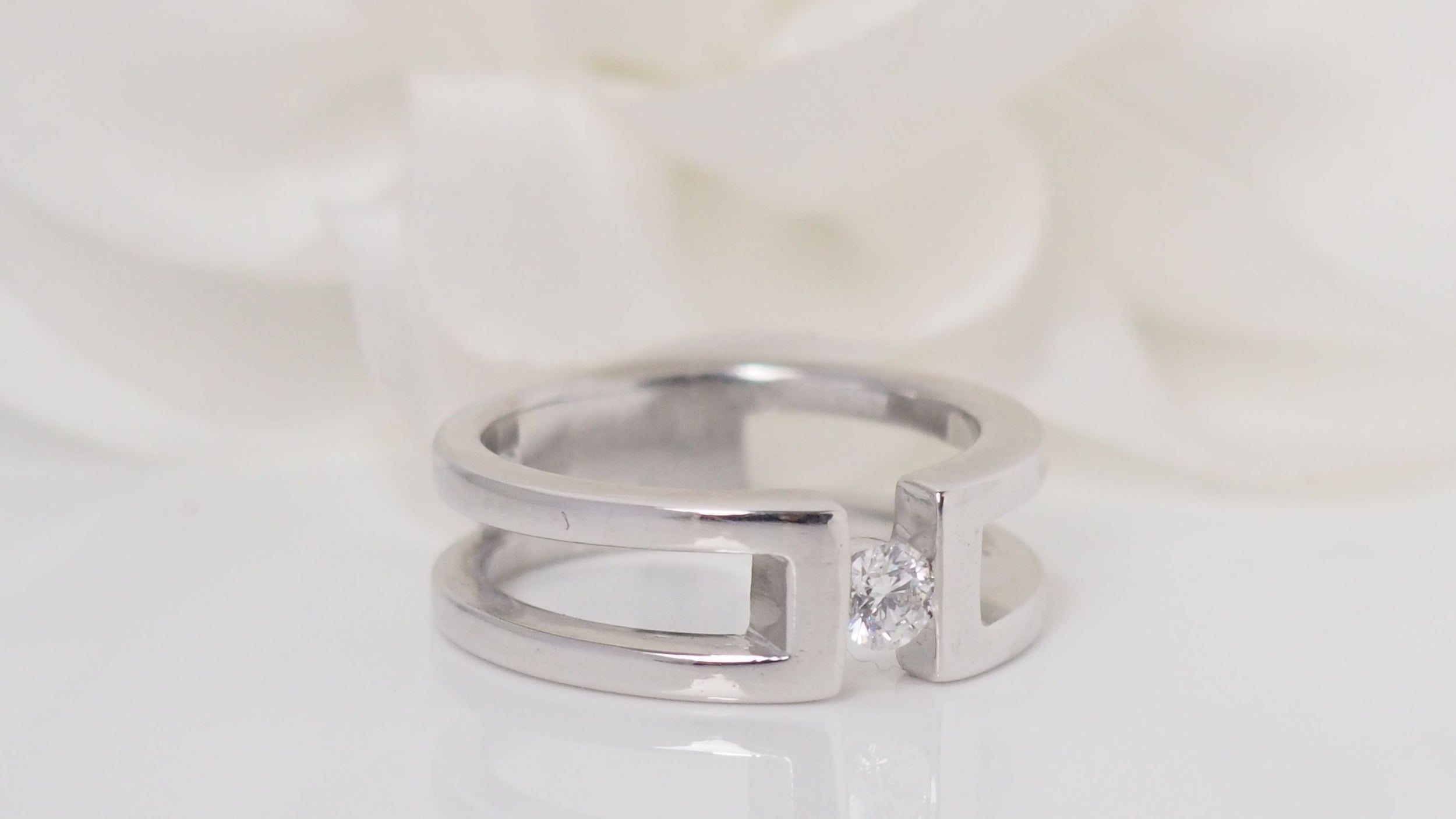 Bague en or blanc et diamant