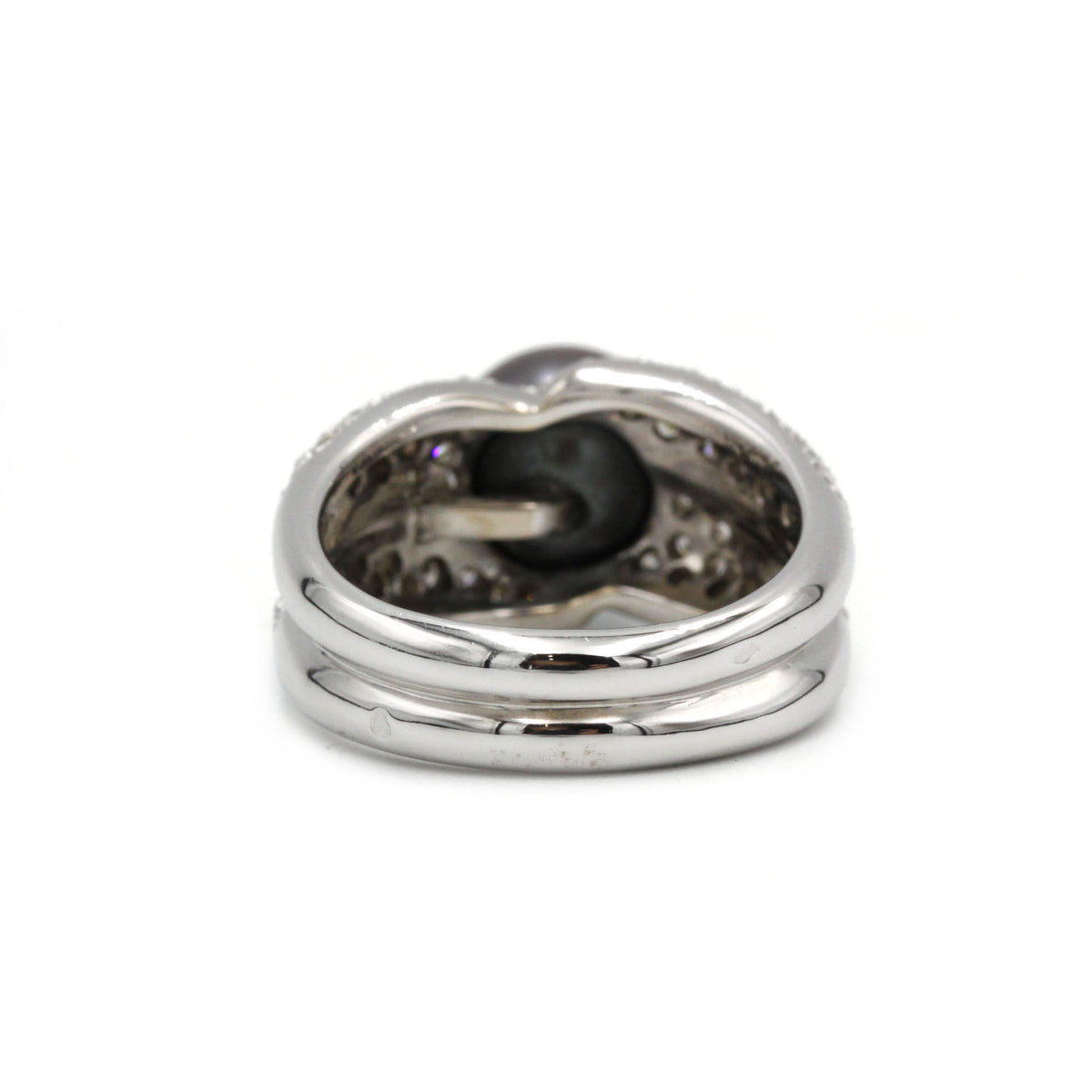 White gold ring (750) with approximately 3 carats of diamonds and a Tahitian pearl