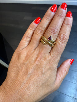 BULGARI "Serpenti" ring in yellow gold and pink tourmaline