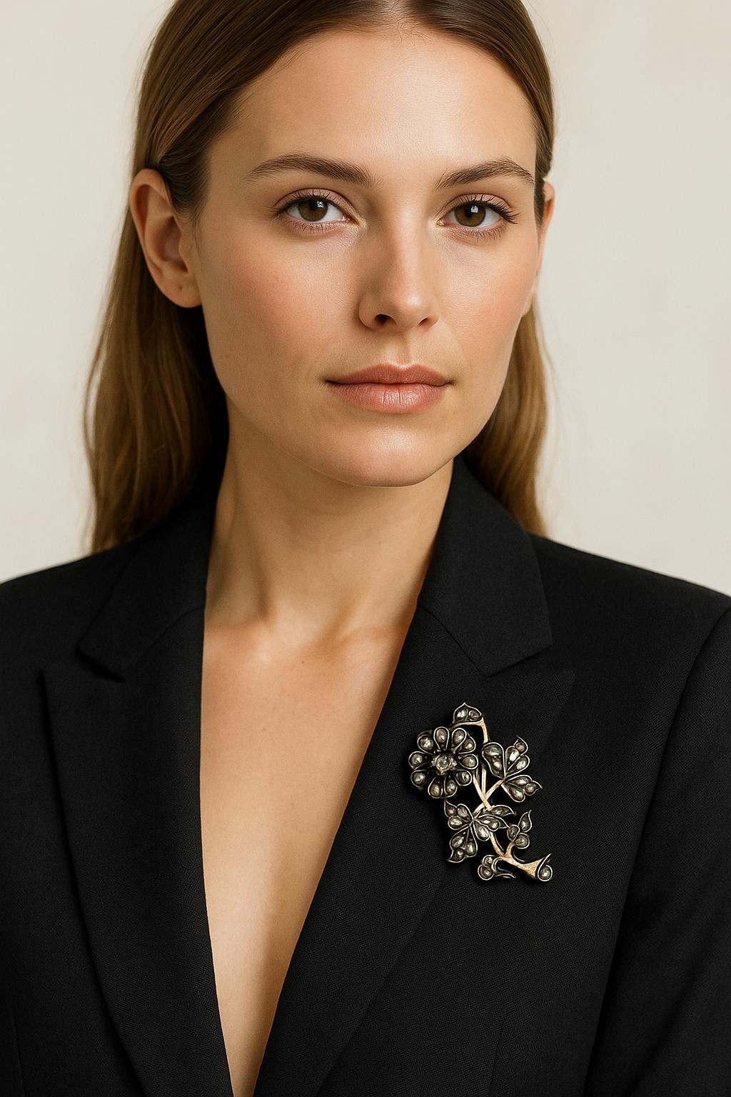 BROOCH WITH ART DECO STYLE