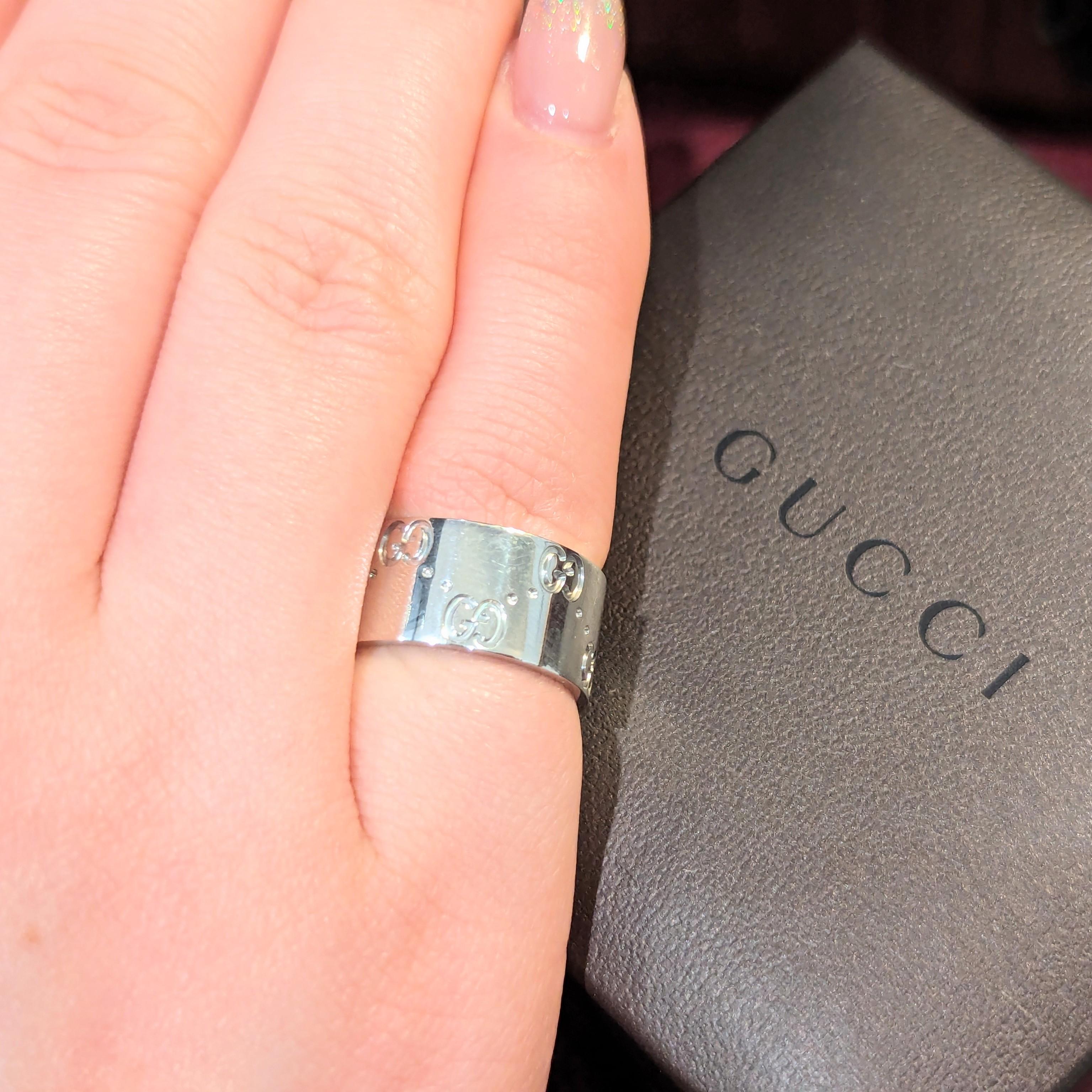 Bague Icon or blanc signée Gucci