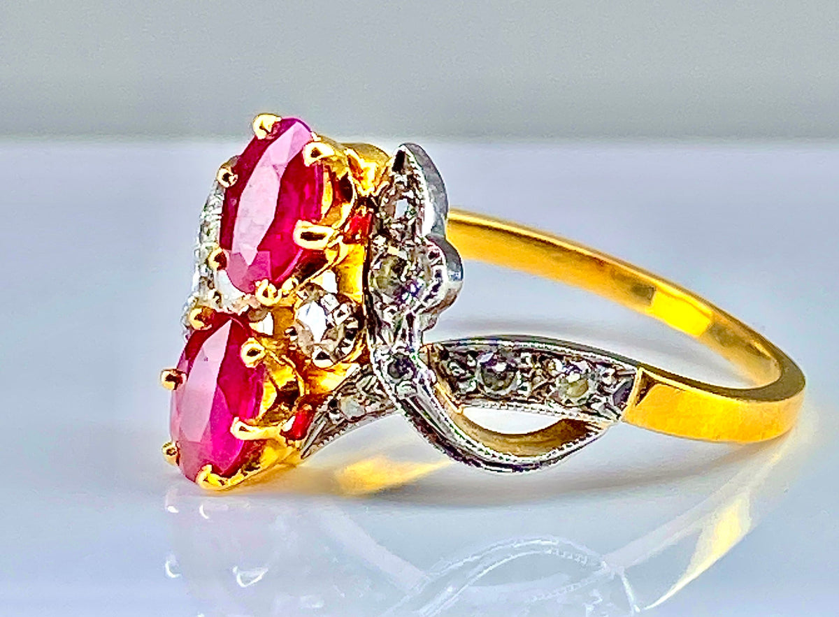 18k yellow gold and platinum ruby ​​and diamond ring