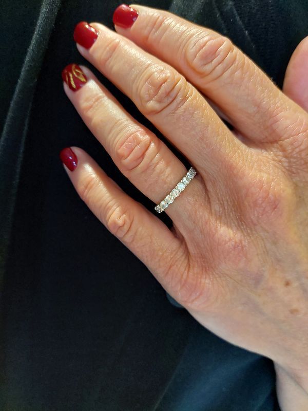 Alliance diamants en or blanc