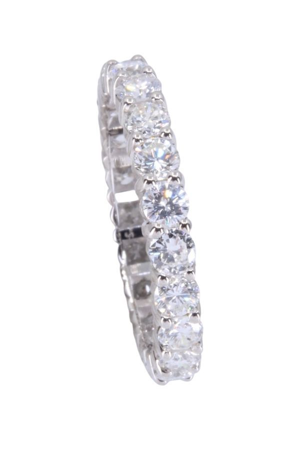 Alliance diamants en or blanc