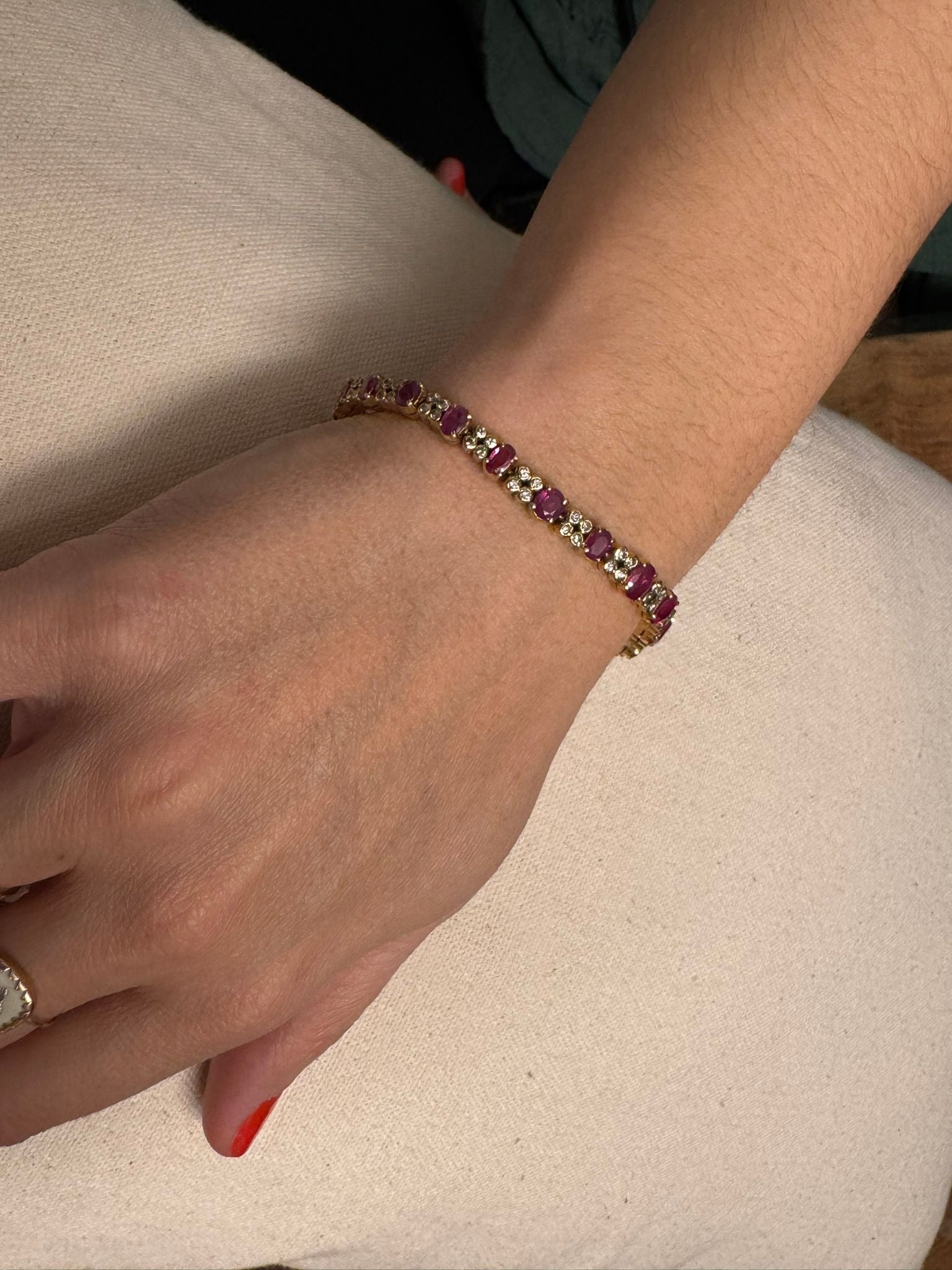 Bracelet Flexible in gold, ruby and diamonds