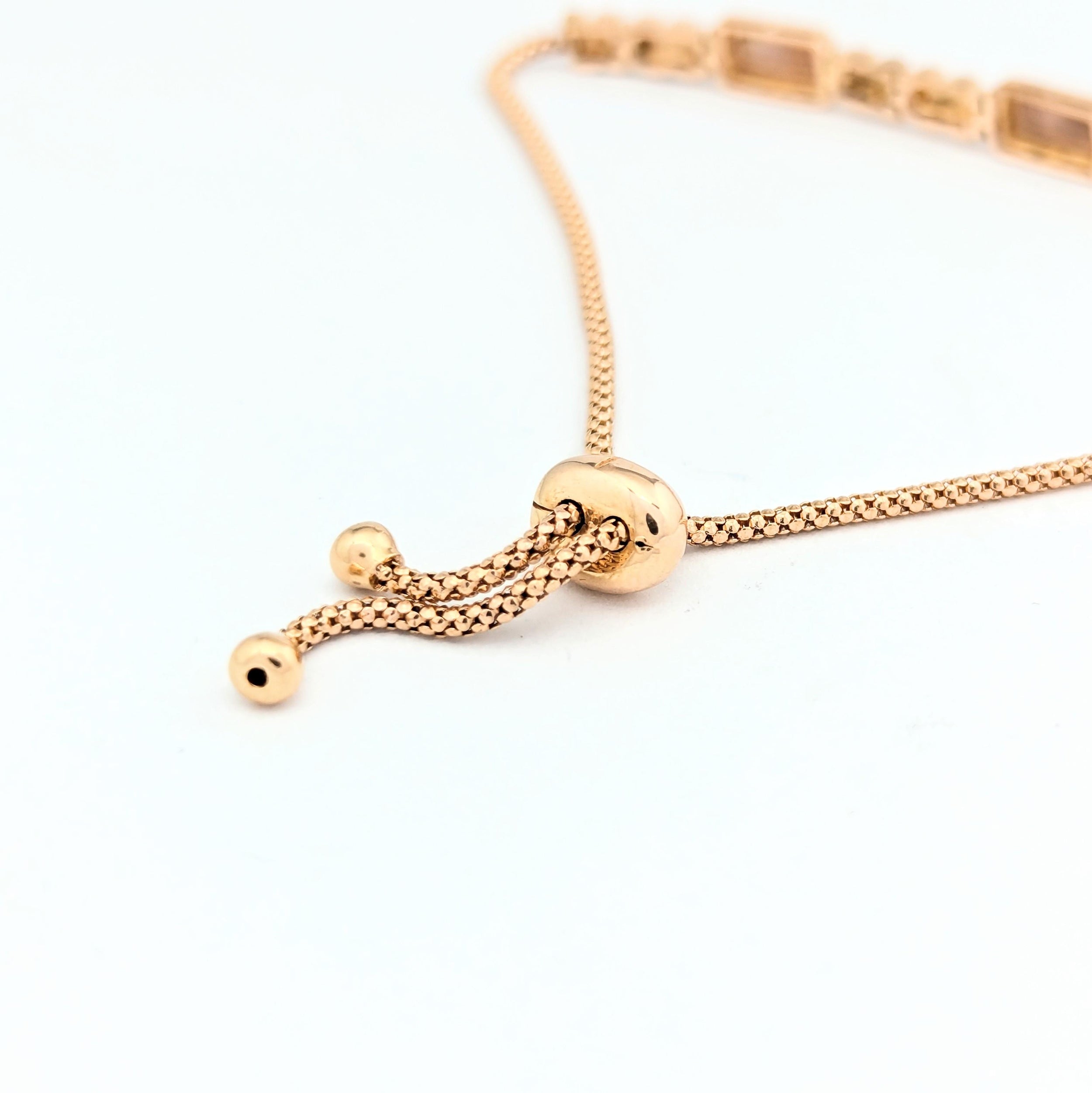 Bracelet en or rose diamants et nacre