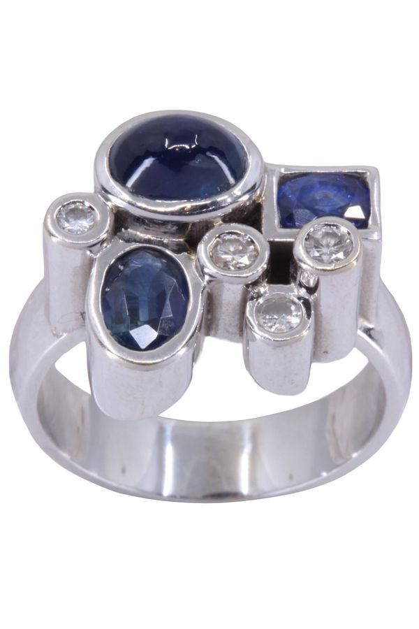 Bague moderne saphirs et diamants en or blanc