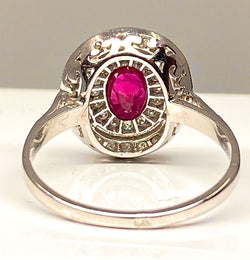 Bague marguerite en or 18 carats en rubis et diamants