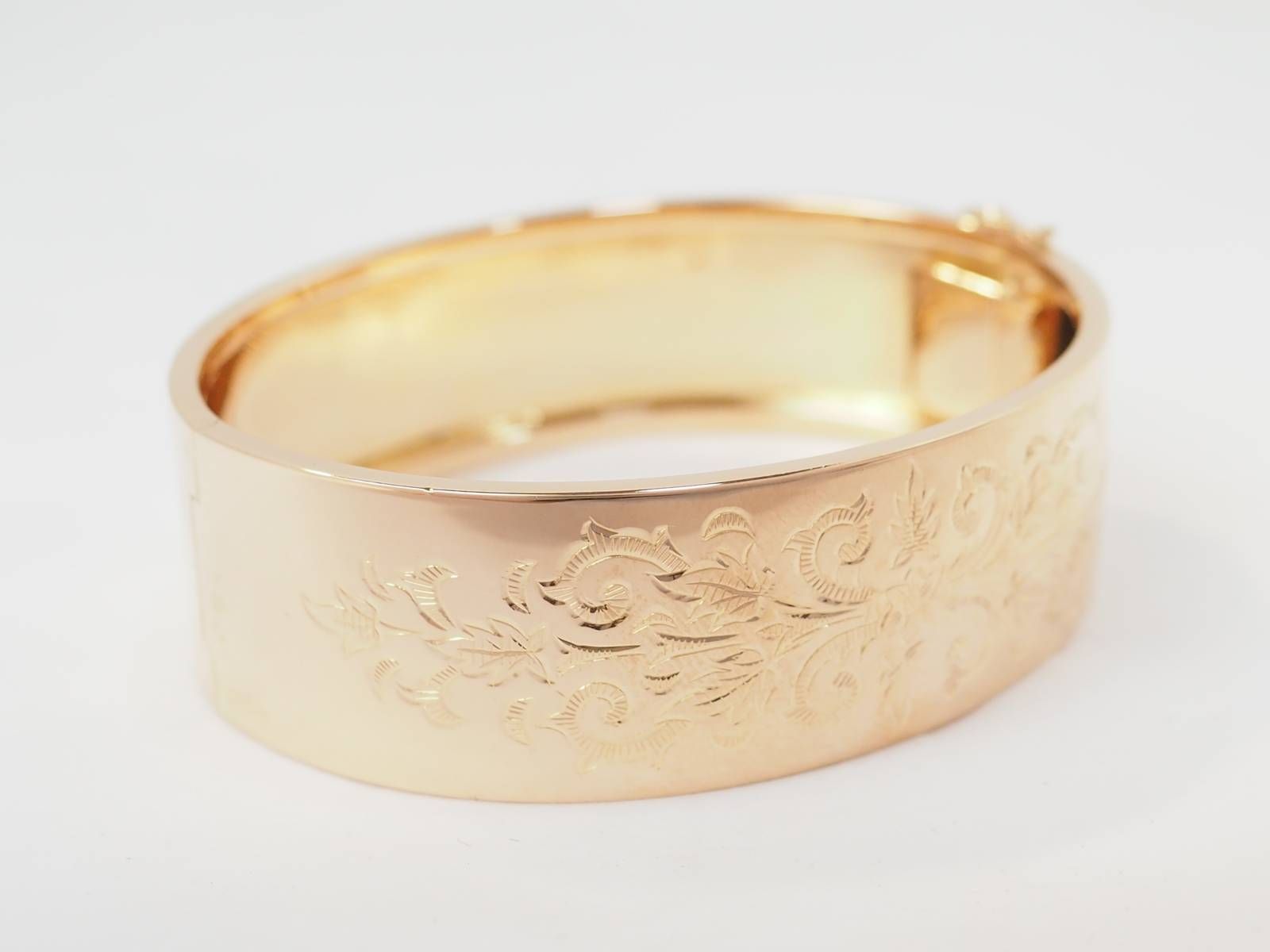 Bracelet jonc décor floral en or rose