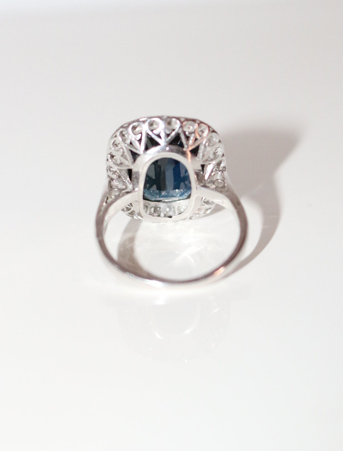 Art Deco Sapphire Diamonds Platinum Ring