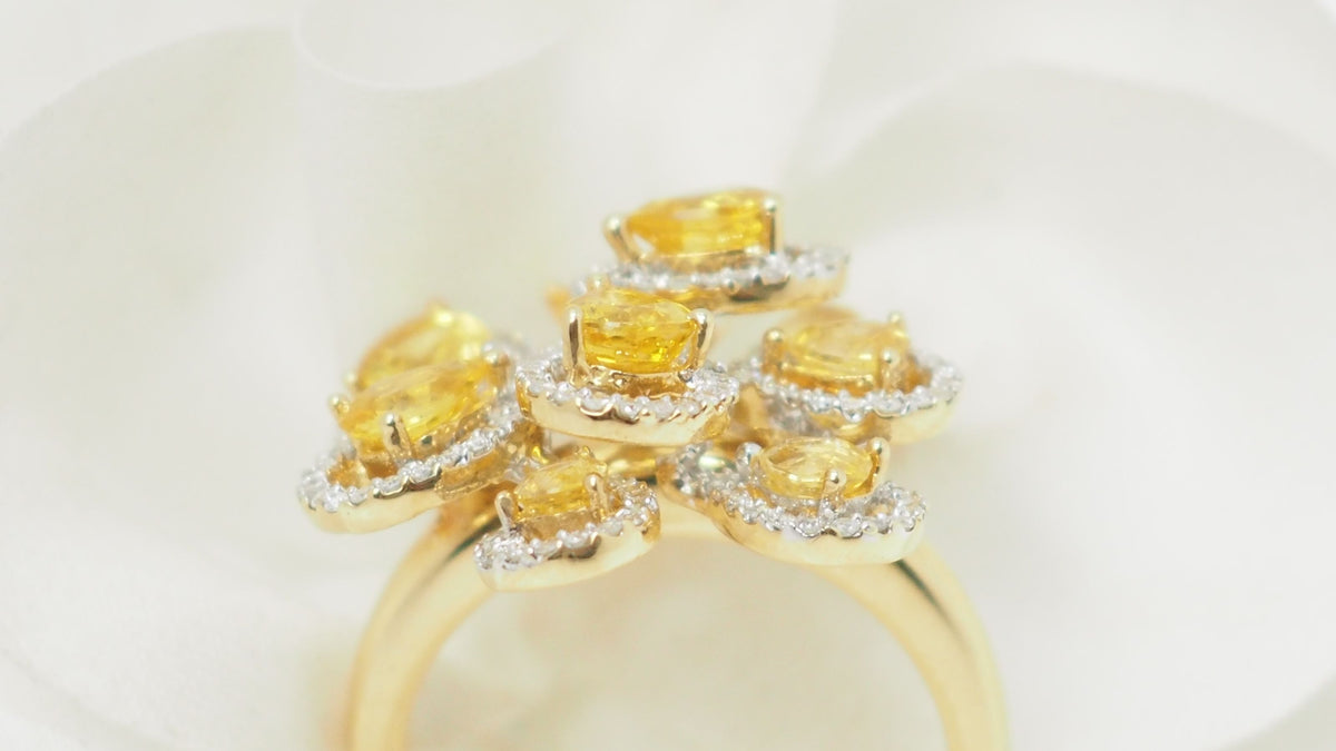 Flower ring in white gold and citrines and diamonds 