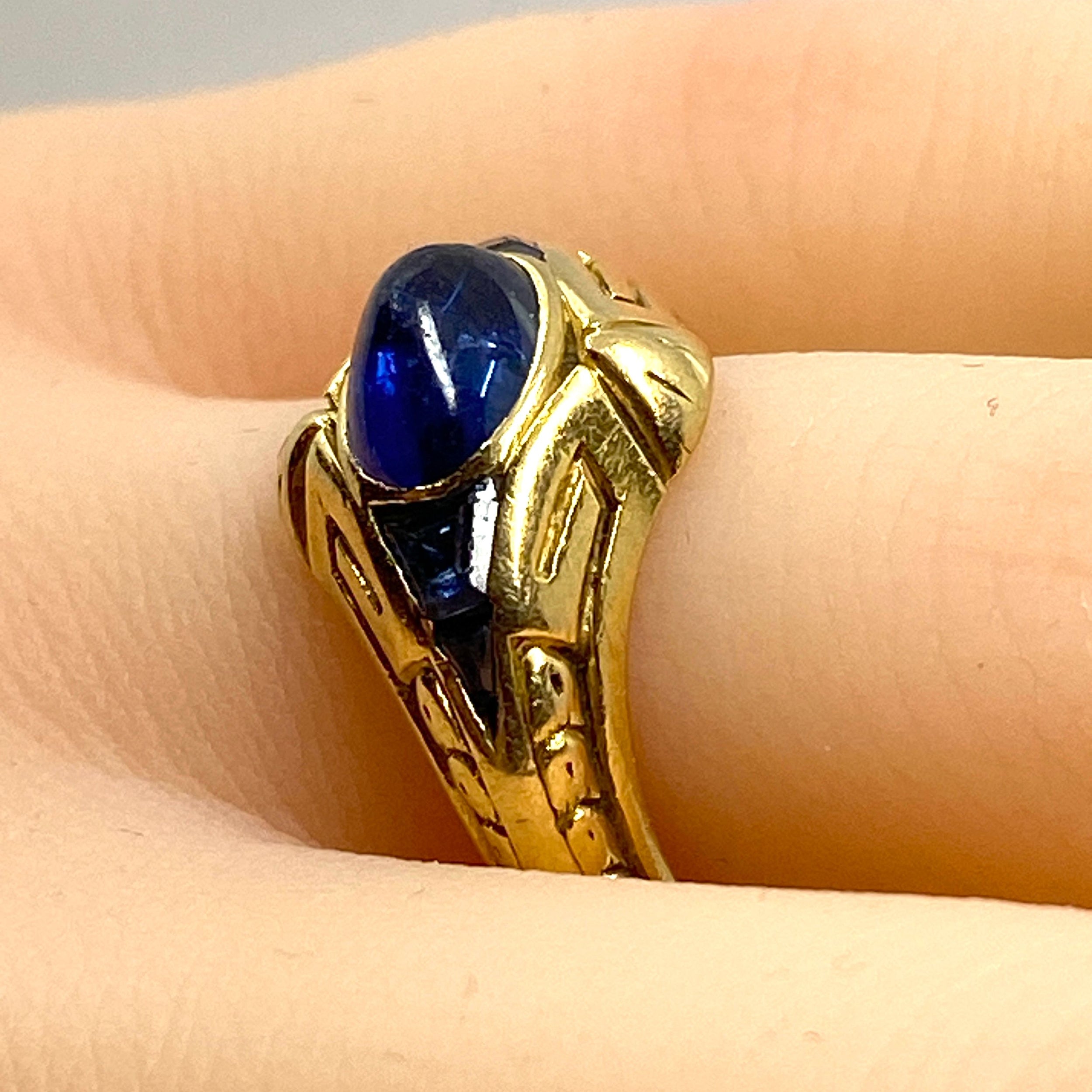 Bague Jonc en or jaune et saphirs