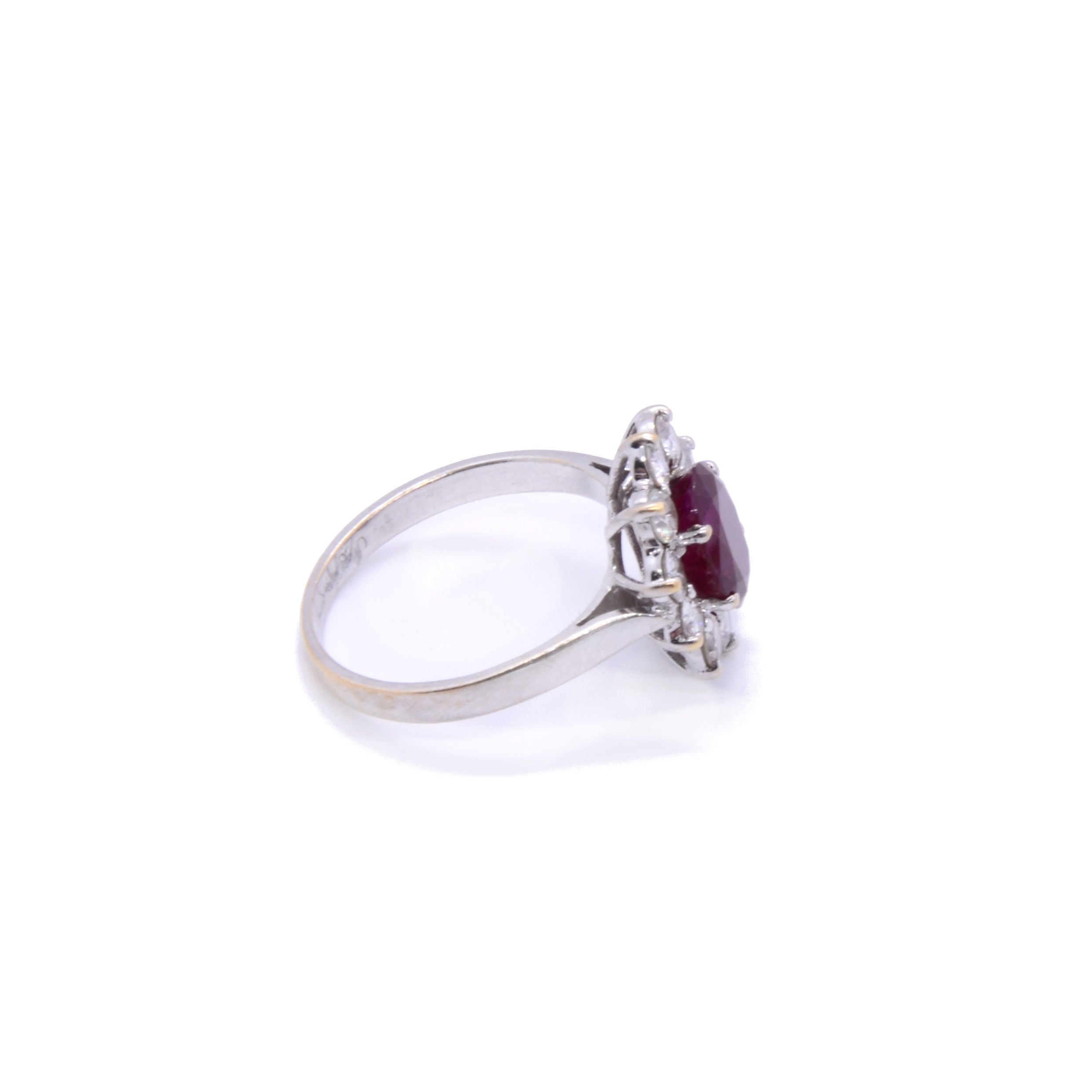 BAGUE MARGUERITE « JEANNE », RUBIS ET DIAMANTS