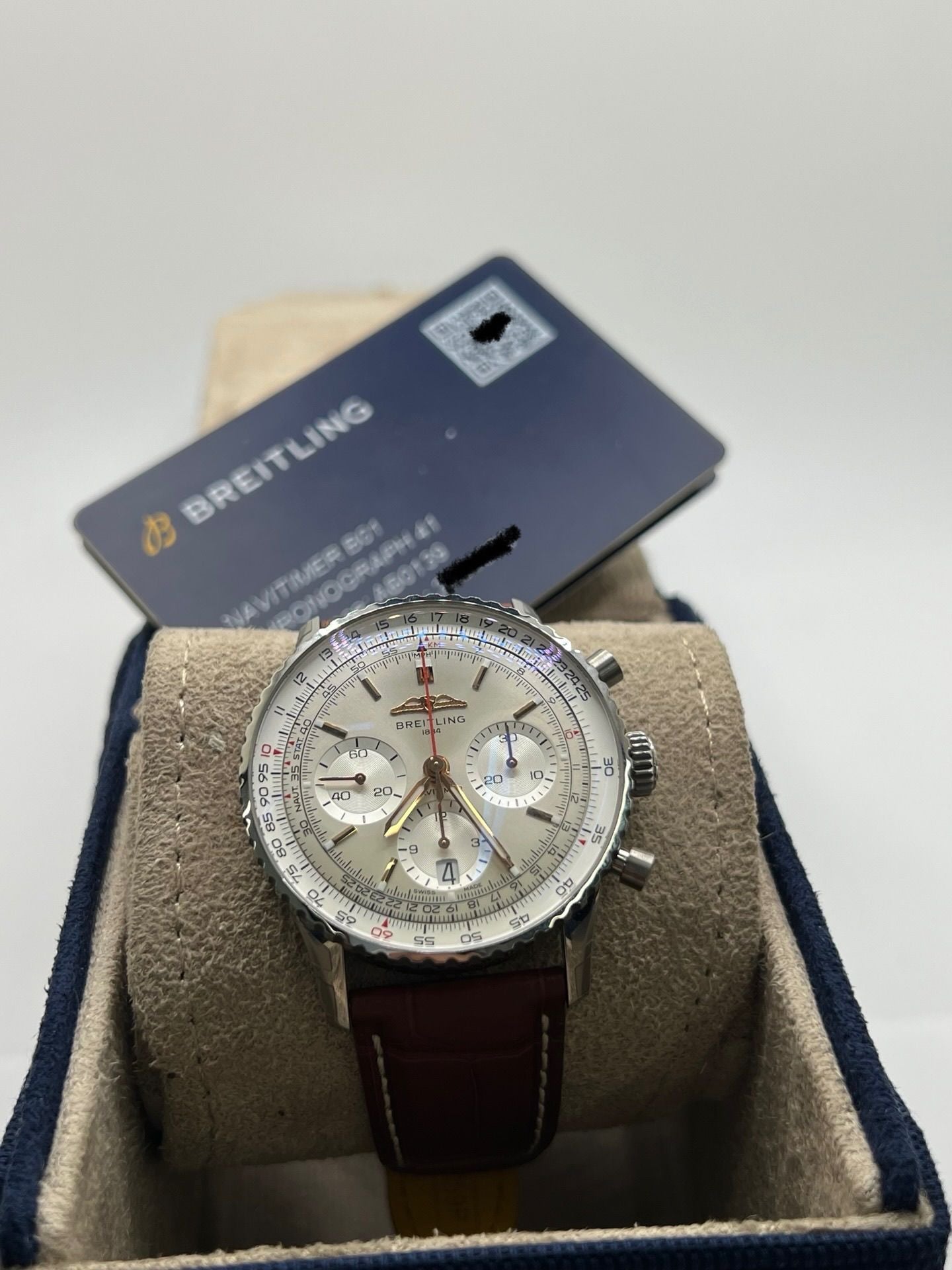 Montre BREITLING Navitimer 1 B01 Chronograph en acier et cuir de crocodile