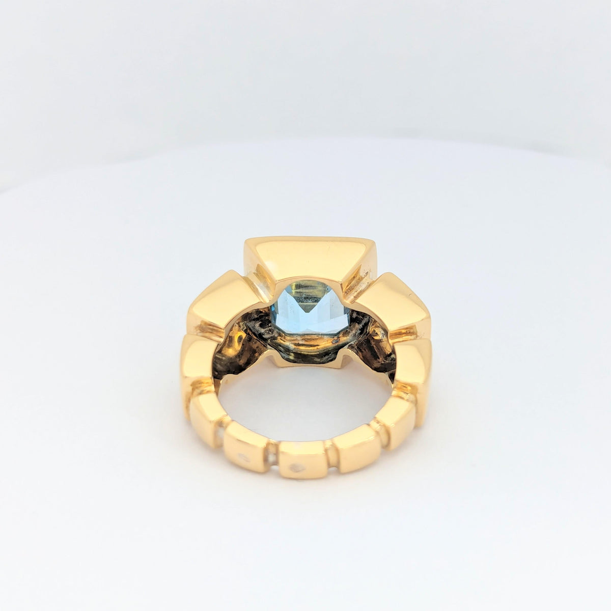 Yellow Gold Ring with Topaz