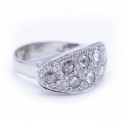 Bague en or blanc avec diamants taille brillant