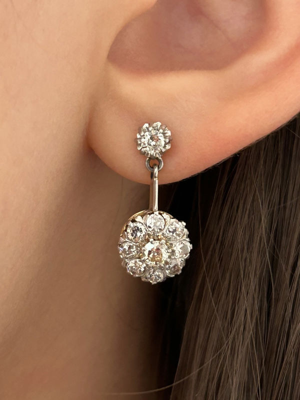 Pendant earrings in yellow gold, paltinium and diamonds