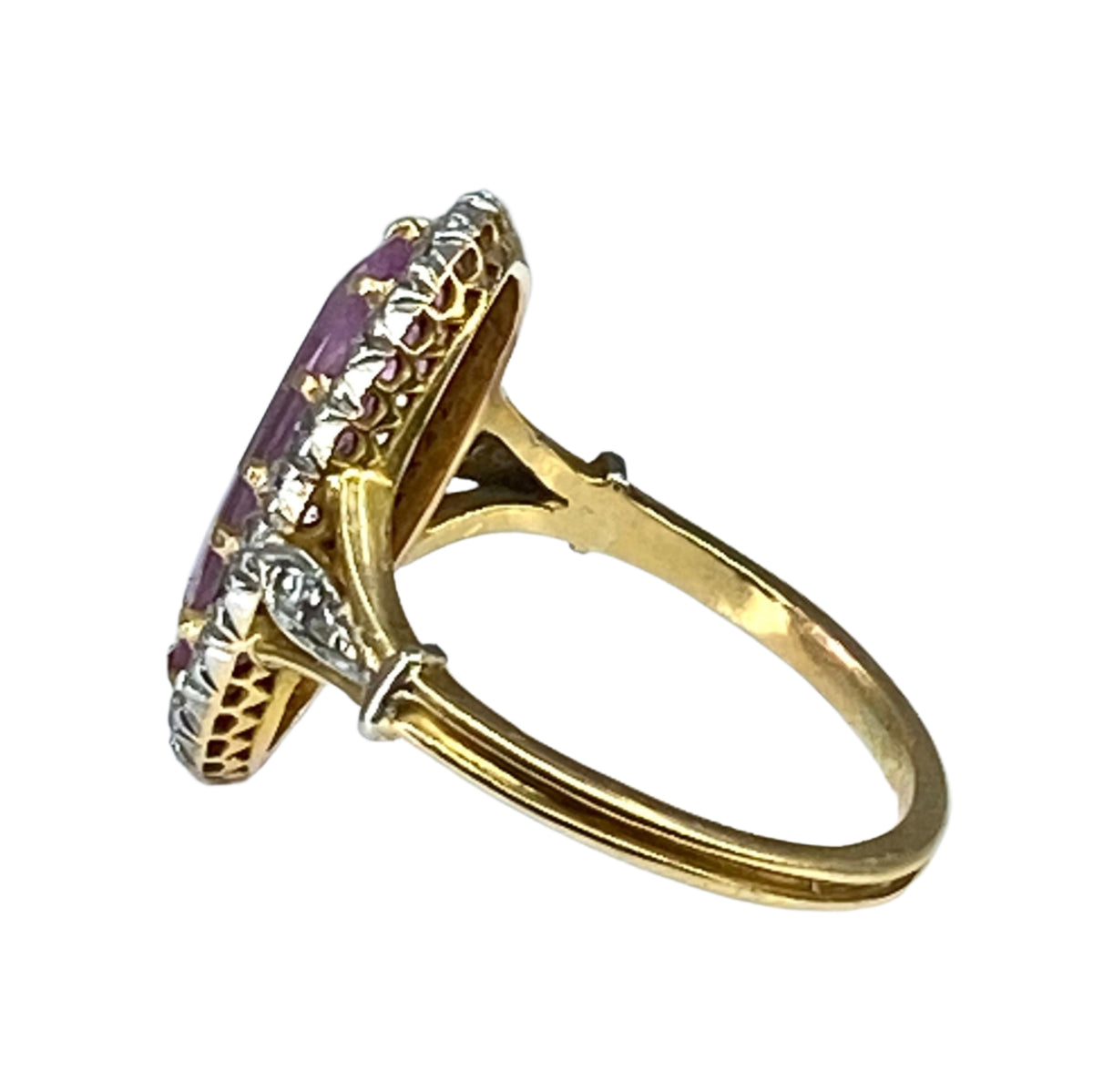 Bague en or jaune,  topaze rose et diamants