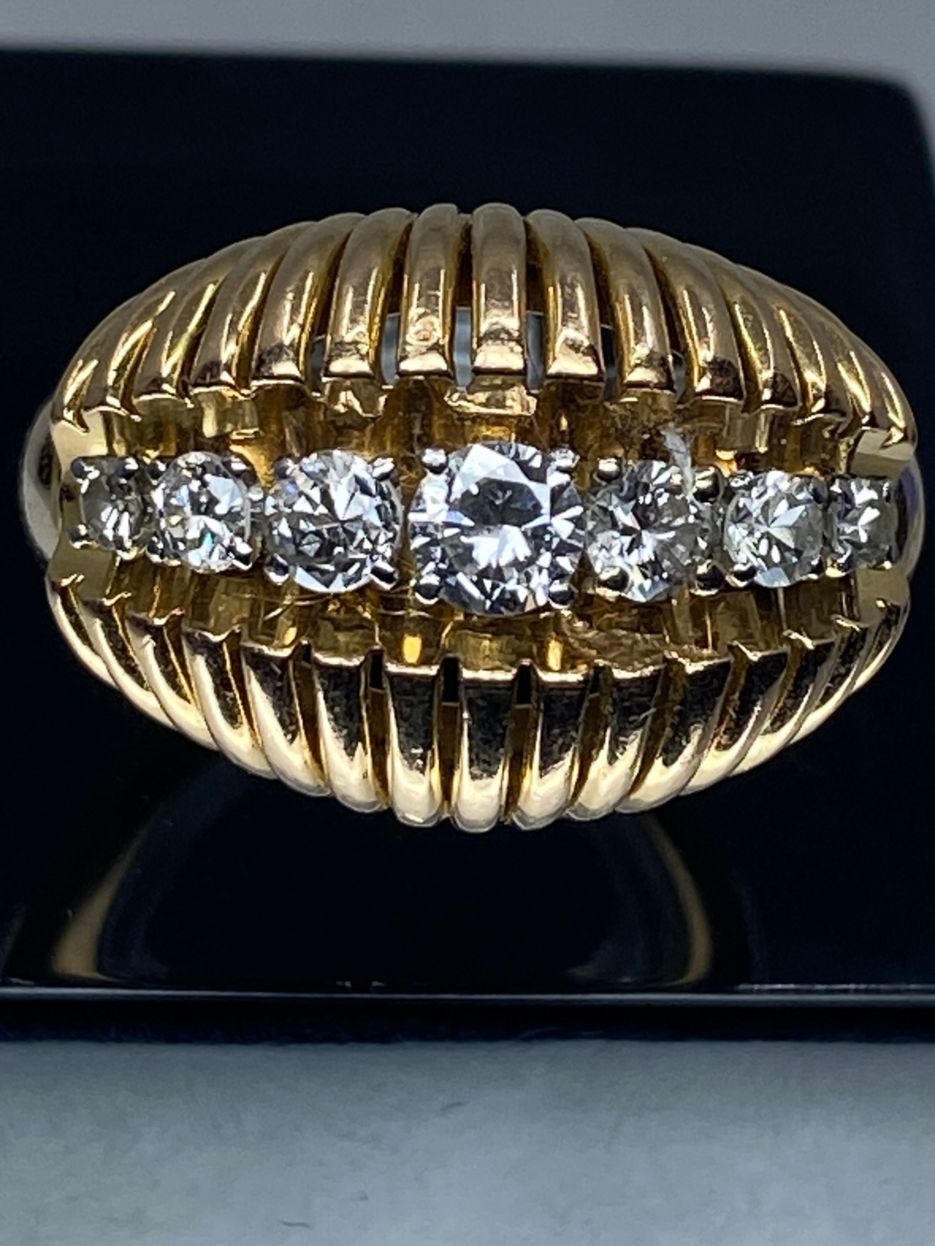 Bague en or 18 carats et platine sertie d’une ligne de 7 diamants vers 1950